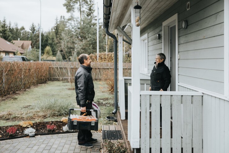 Saisonale Wartungsarbeiten am Haus können auch von Fachpersonen erledigt werden