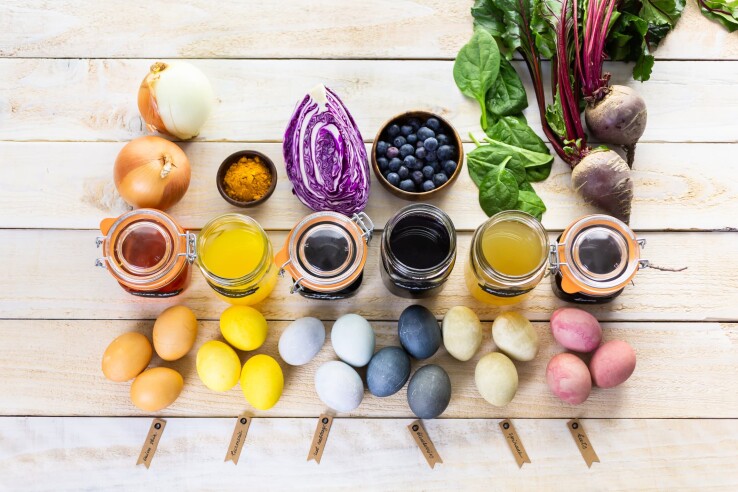  Teindre des œufs de Pâques avec des colorants naturels