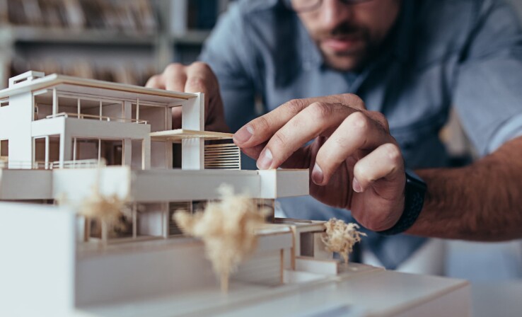 Toute personne qui fait appel à un architecte doit respecter certaines règles lors du choix du professionnel et du mode de rémunération.