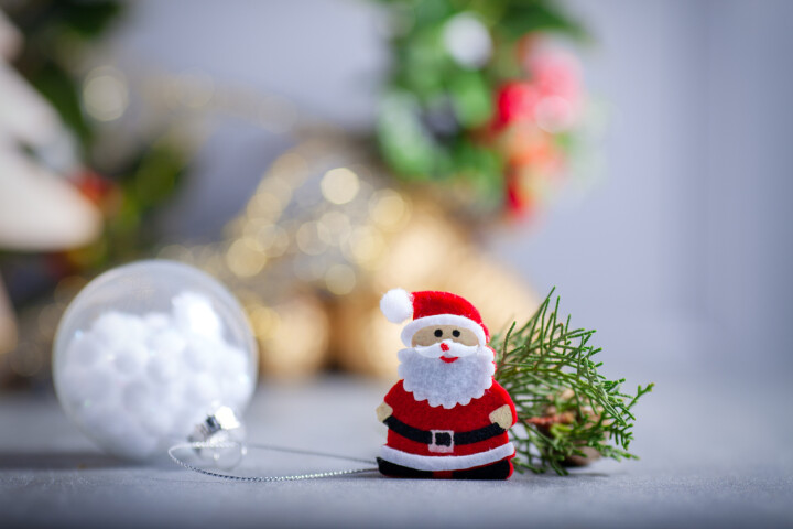 Dresser la table pour Noël avec les enfants