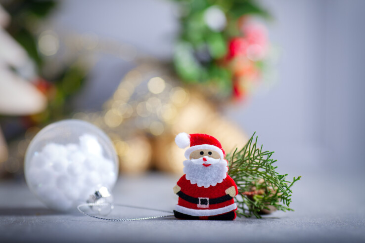 Dresser la table pour Noël avec les enfants